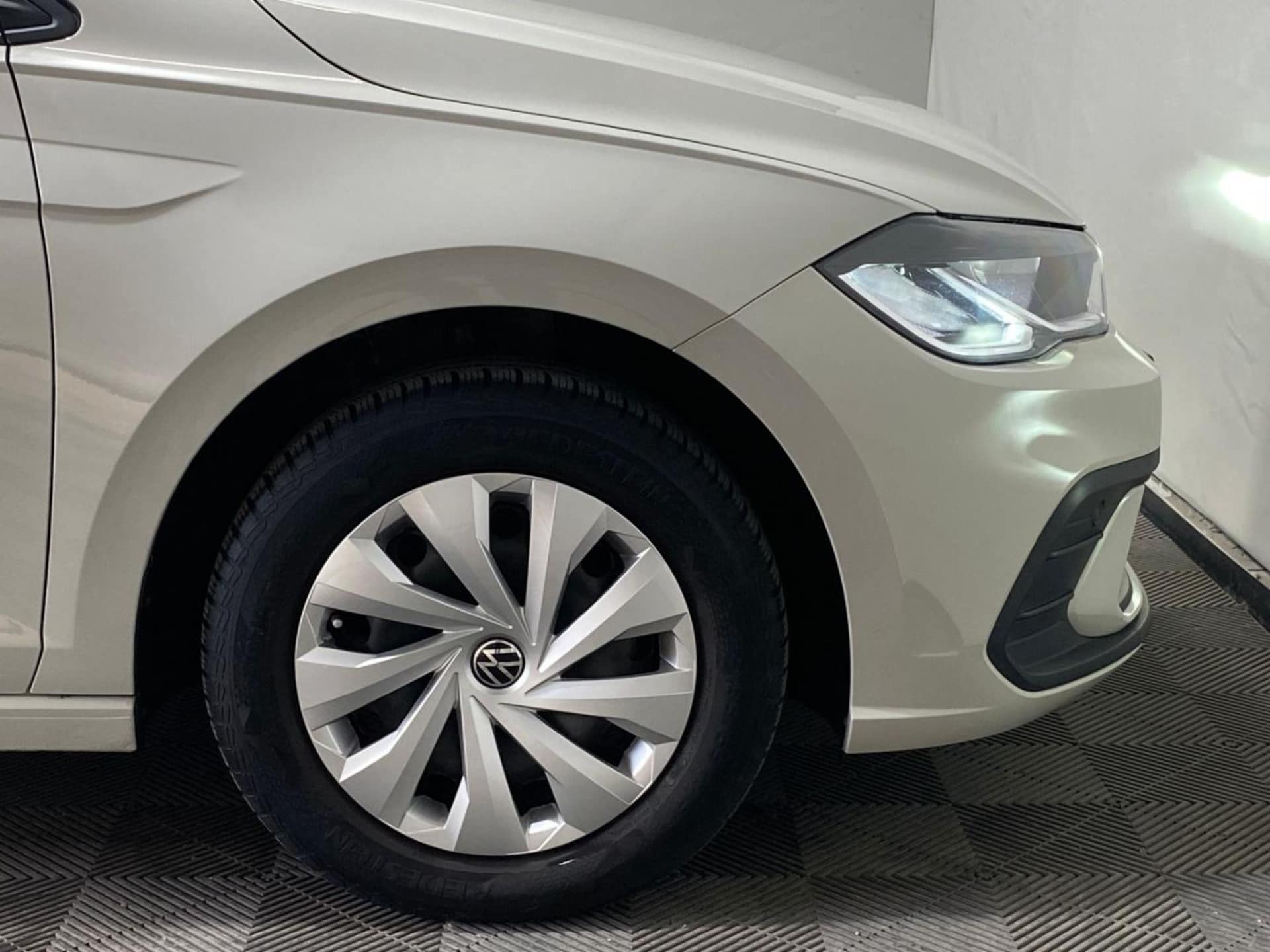 Volkswagen Polo Basis-Modell