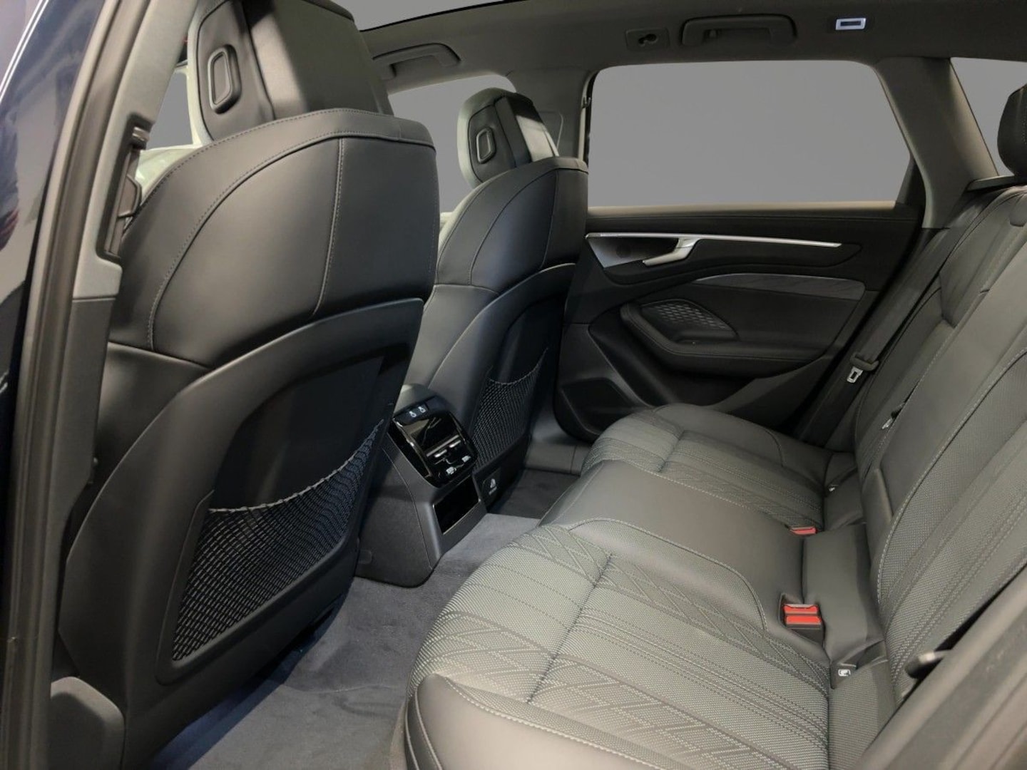 Bild über Audi A6 Avant edition one TDI quattro 220 kW S tronic - für weitere Informationen kontaktieren Sie den Audi Partner