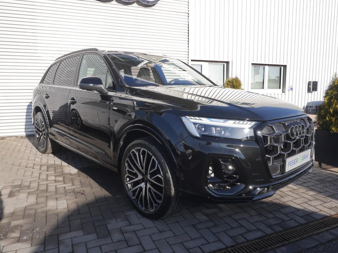 Bild über Audi Q7 SUV TFSI e S line business TFSI e quattro 360 kW tiptronic - für weitere Informationen kontaktieren Sie den Audi Partner