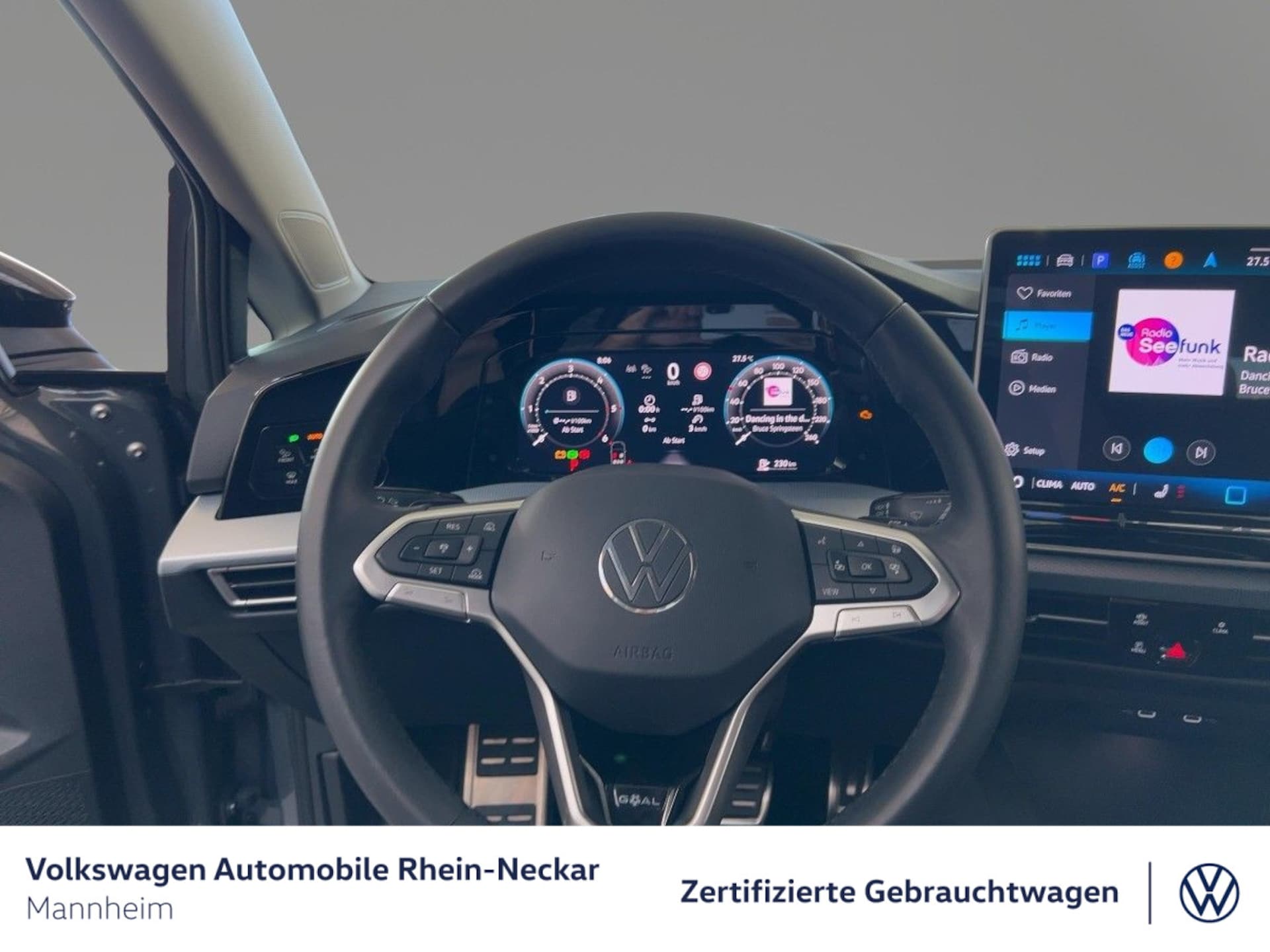 Volkswagen Golf Life