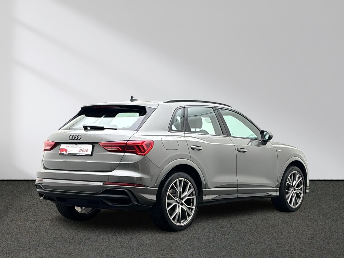 Bild über Audi Q3 S line 35 TFSI S tronic - für weitere Informationen kontaktieren Sie den Audi Partner