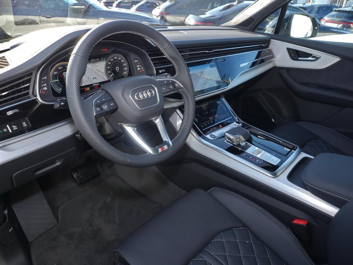 Bild über Audi Q7 SUV TFSI e S line business TFSI e quattro 360 kW tiptronic - für weitere Informationen kontaktieren Sie den Audi Partner
