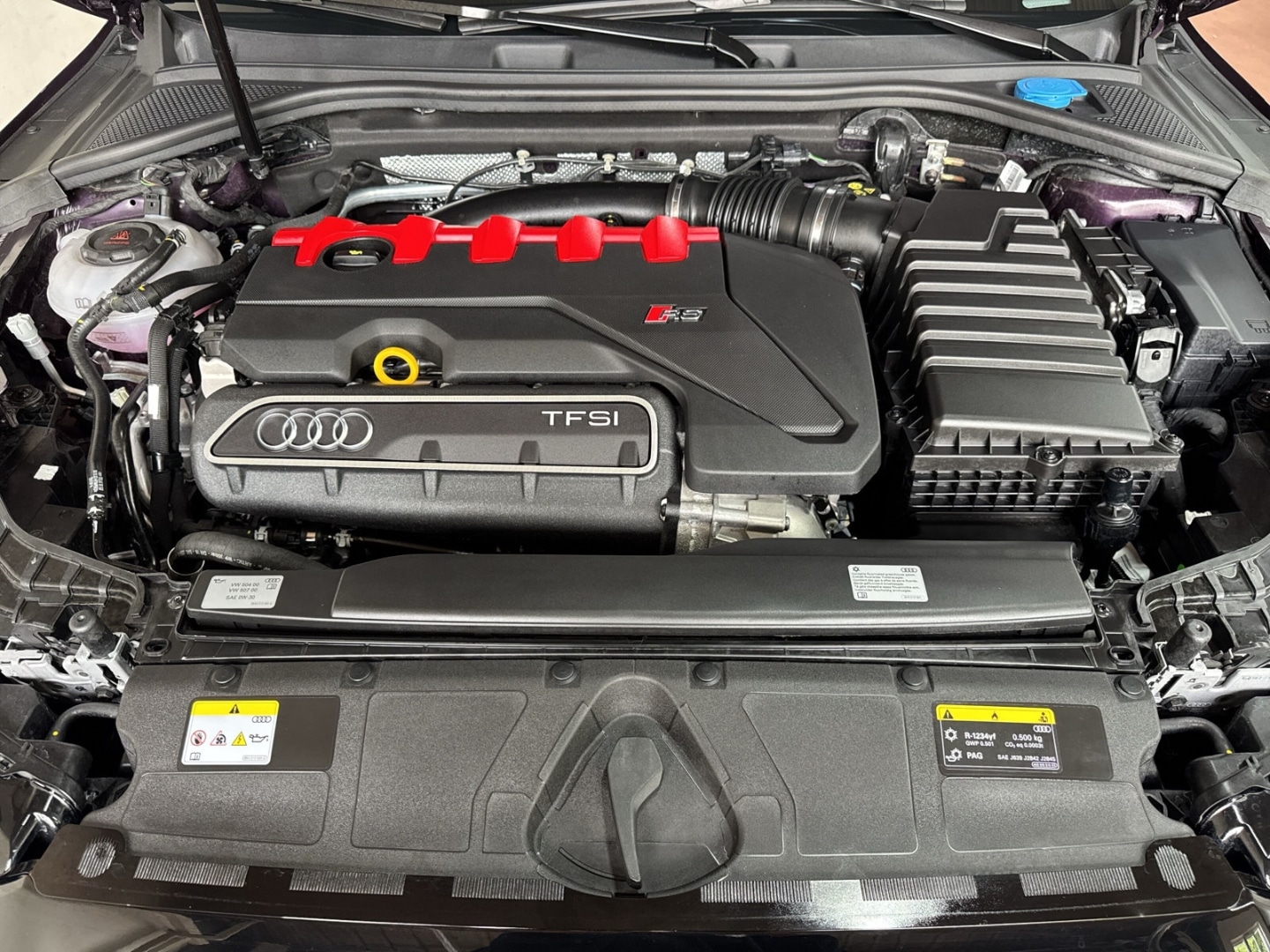 Bild über Audi RS 3 Limousine TFSI quattro S tronic - für weitere Informationen kontaktieren Sie den Audi Partner