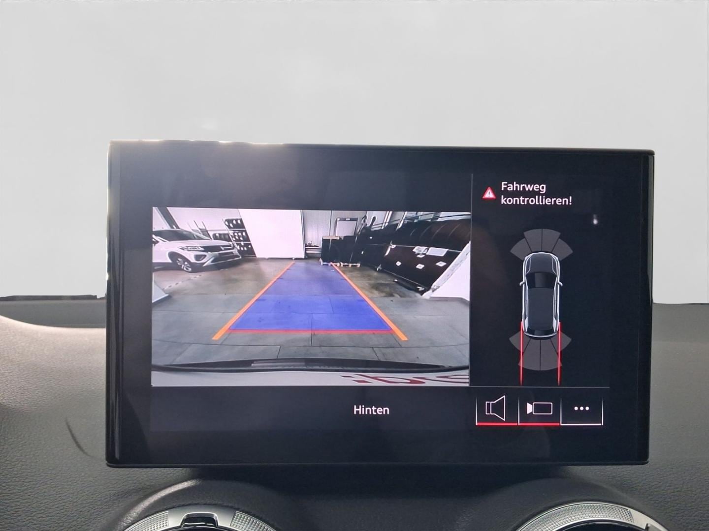 Bild über Audi Q2 S line 30 TDI Schaltgetriebe - für weitere Informationen kontaktieren Sie den Audi Partner
