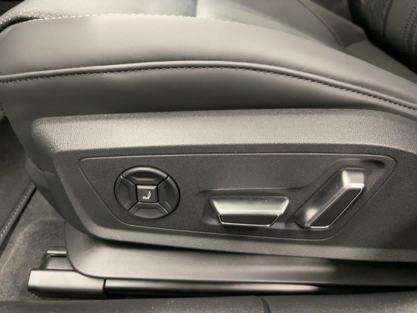 Bild über Audi A6 Avant edition one TDI quattro 220 kW S tronic - für weitere Informationen kontaktieren Sie den Audi Partner