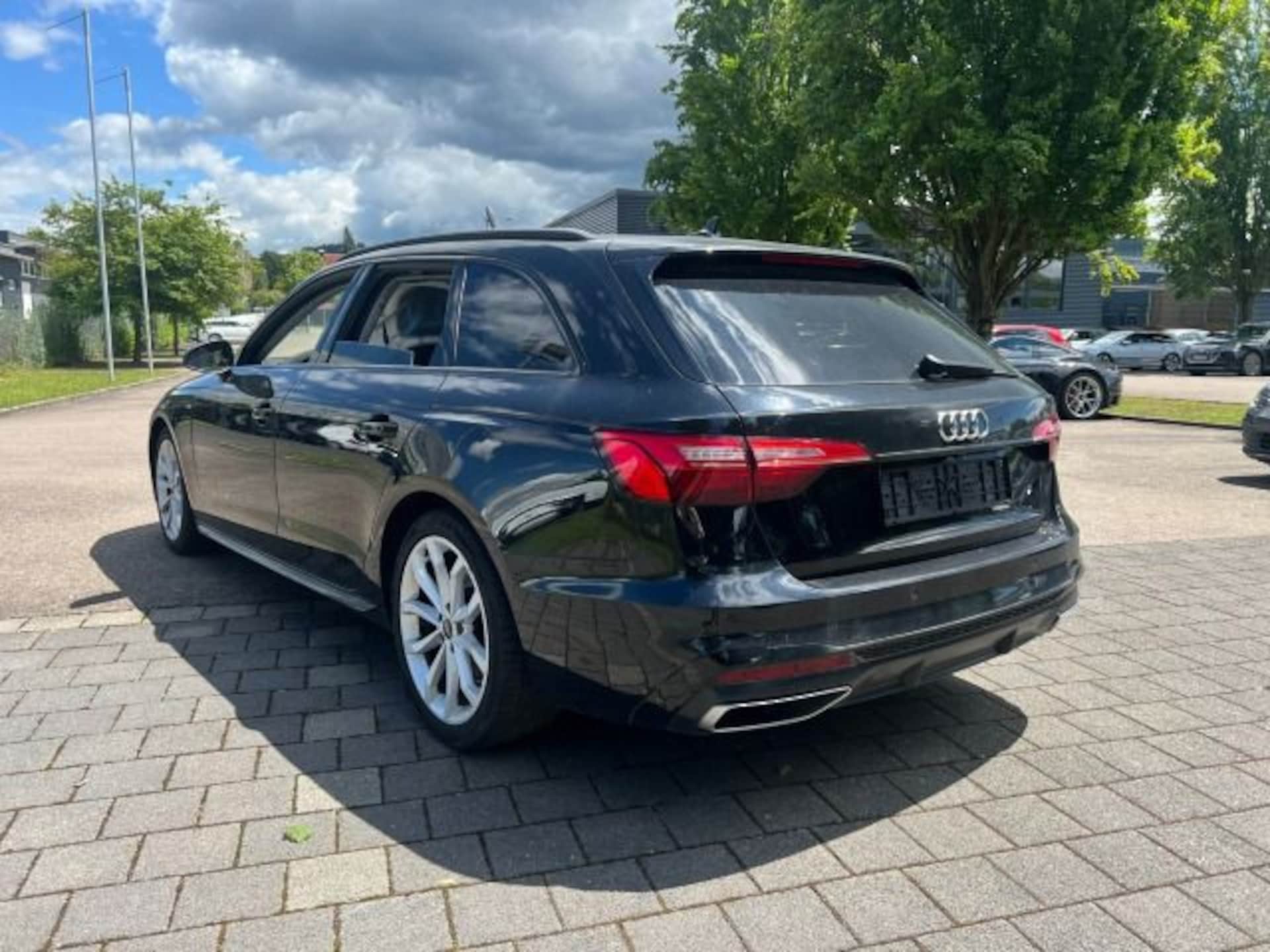 Audi A4 Avant S line