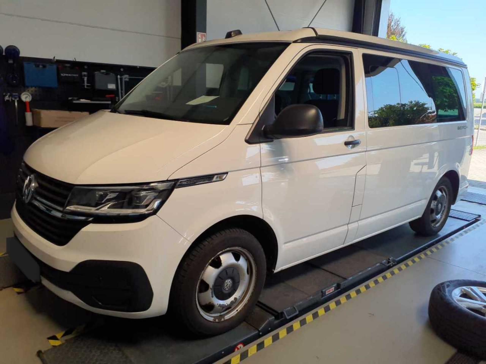 Volkswagen T6.1 California Beach