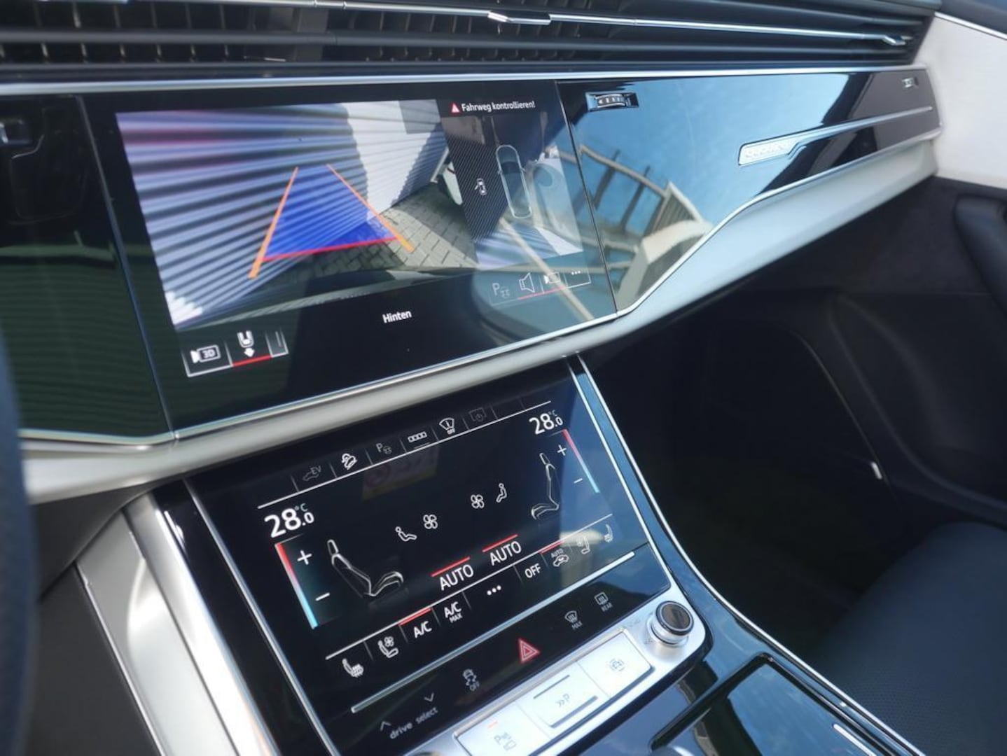 Bild über Audi Q7 SUV TFSI e S line business TFSI e quattro 360 kW tiptronic - für weitere Informationen kontaktieren Sie den Audi Partner
