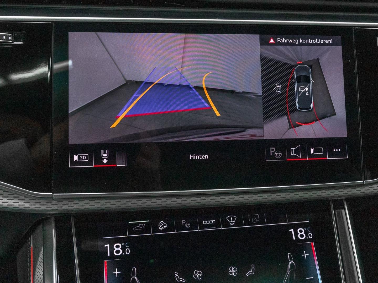 Image about Audi Q7 SUV TFSI e S line 55 TFSI e quattro tiptronic