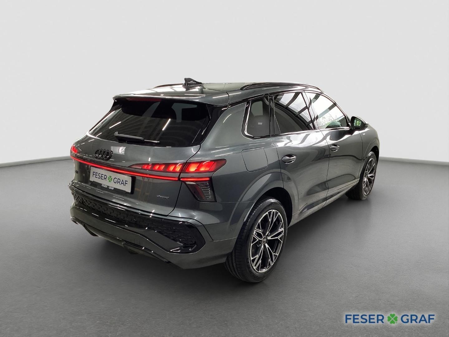 Bild über Audi Q3 SUV TDI quattro 142 kW S tronic - für weitere Informationen kontaktieren Sie den Audi Partner