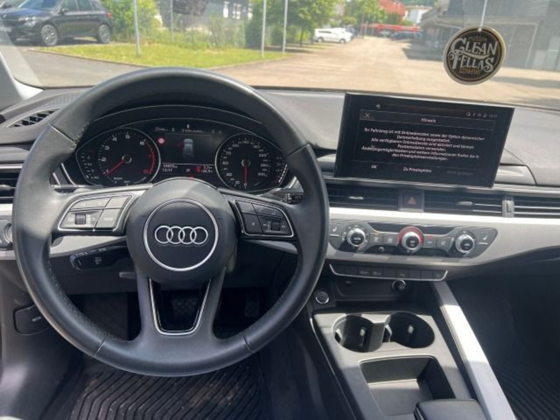 Audi A4 Avant S line