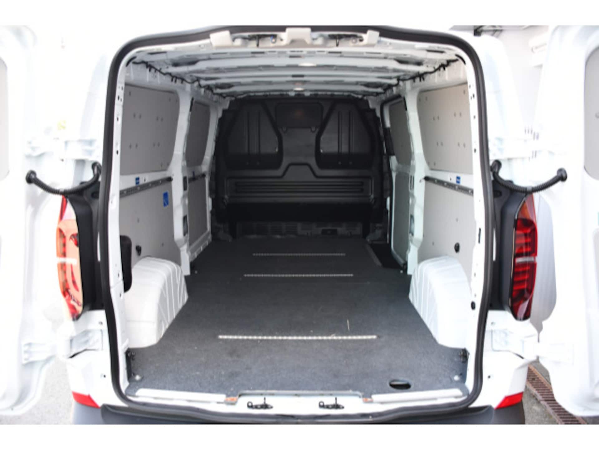 Volkswagen Transporter Kasten langer Radstand