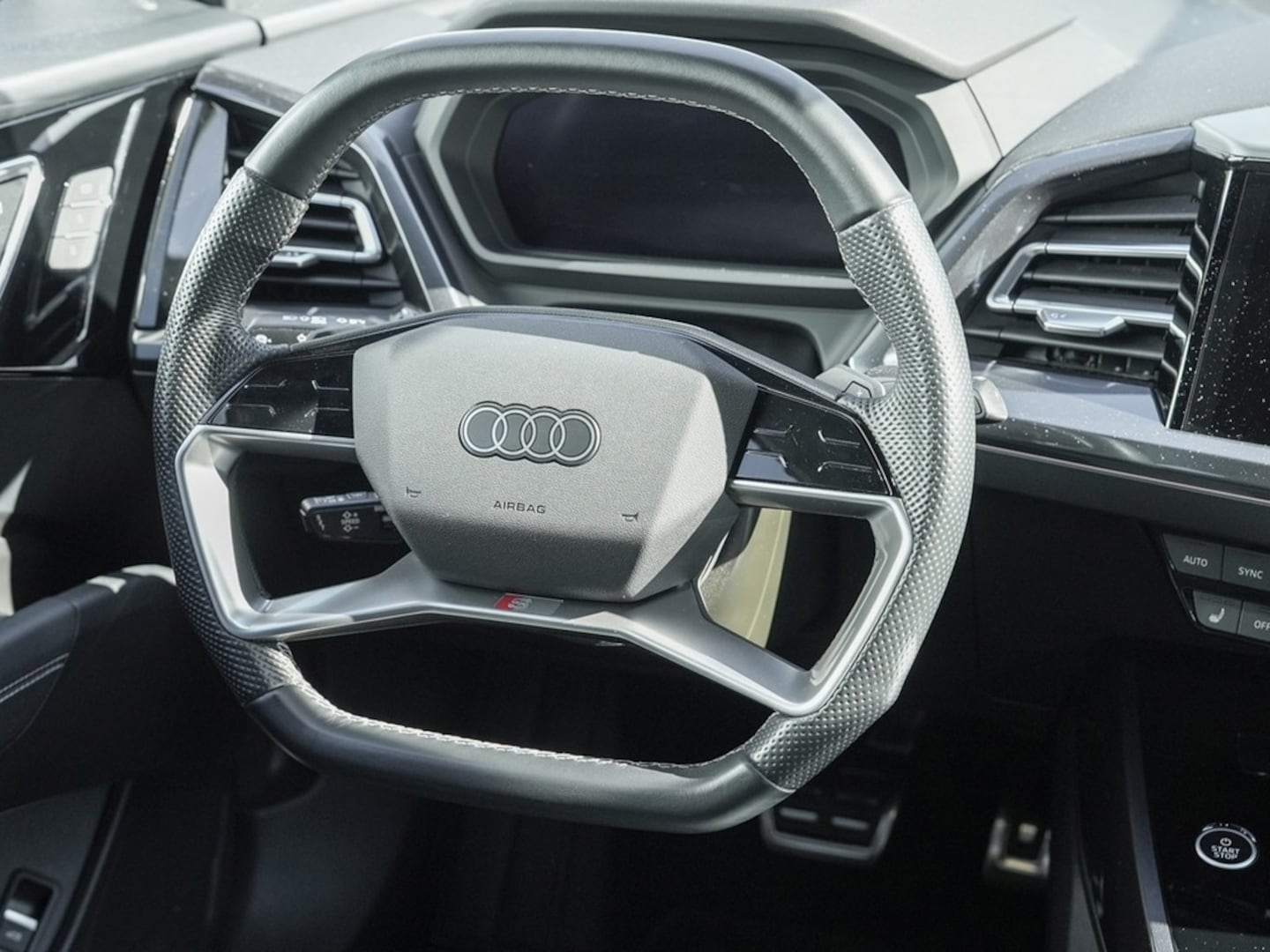 Bild über Audi Q4 e-tron 50 e-tron quattro - für weitere Informationen kontaktieren Sie den Audi Partner
