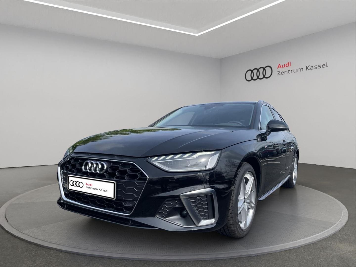 Bild über Audi A4 Avant S line 40 TFSI S tronic - für weitere Informationen kontaktieren Sie den Audi Partner