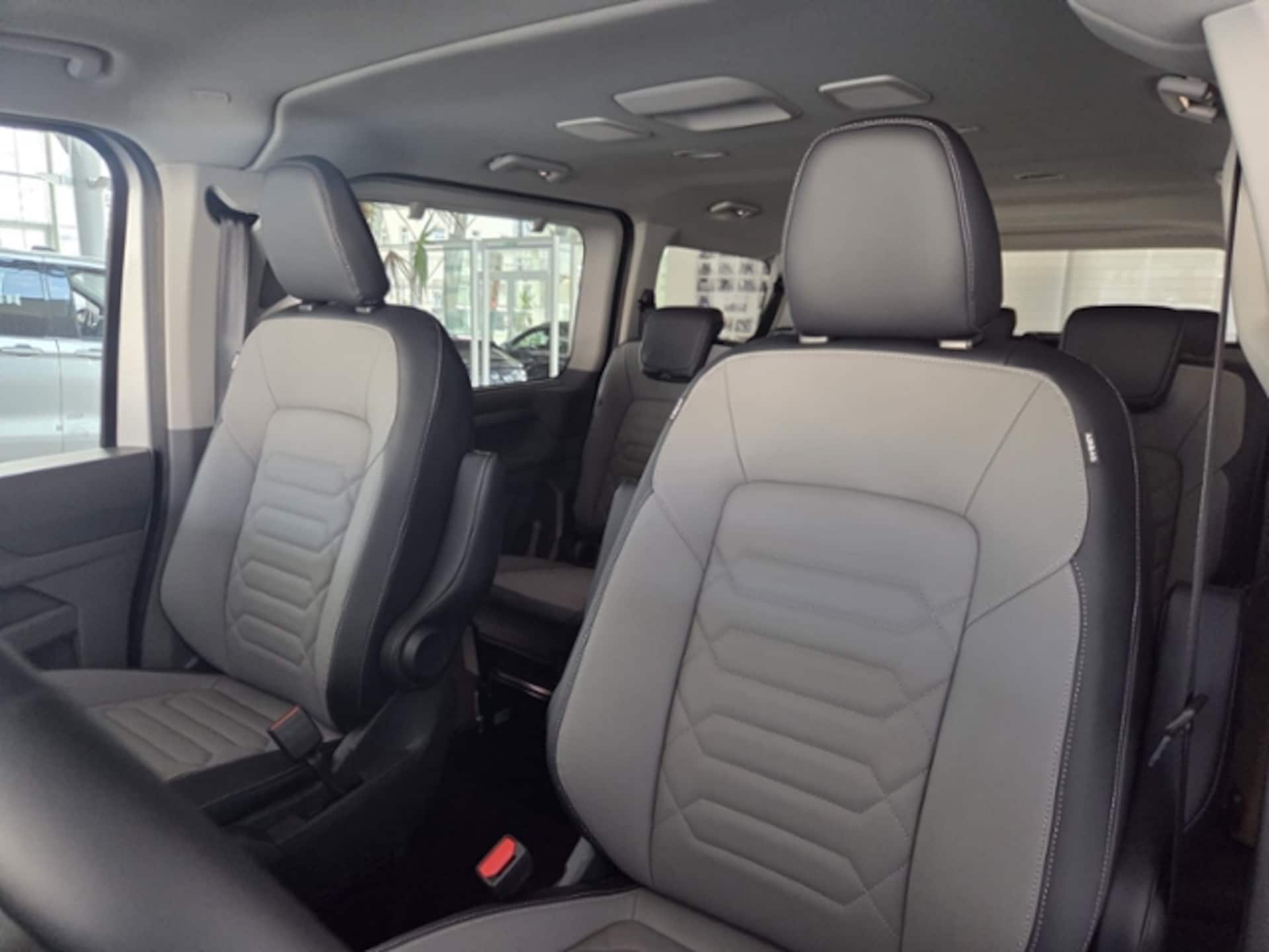 Volkswagen Caravelle Style