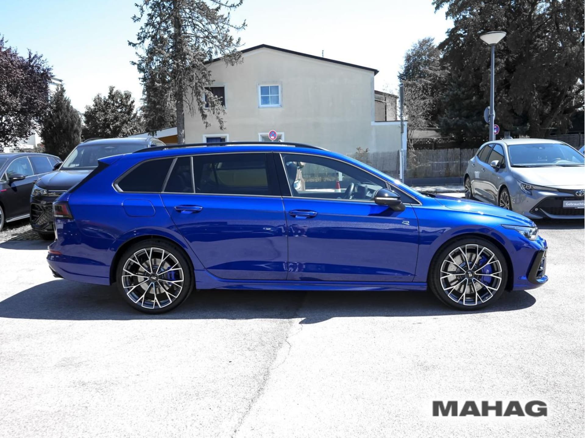 Volkswagen Golf Variant R