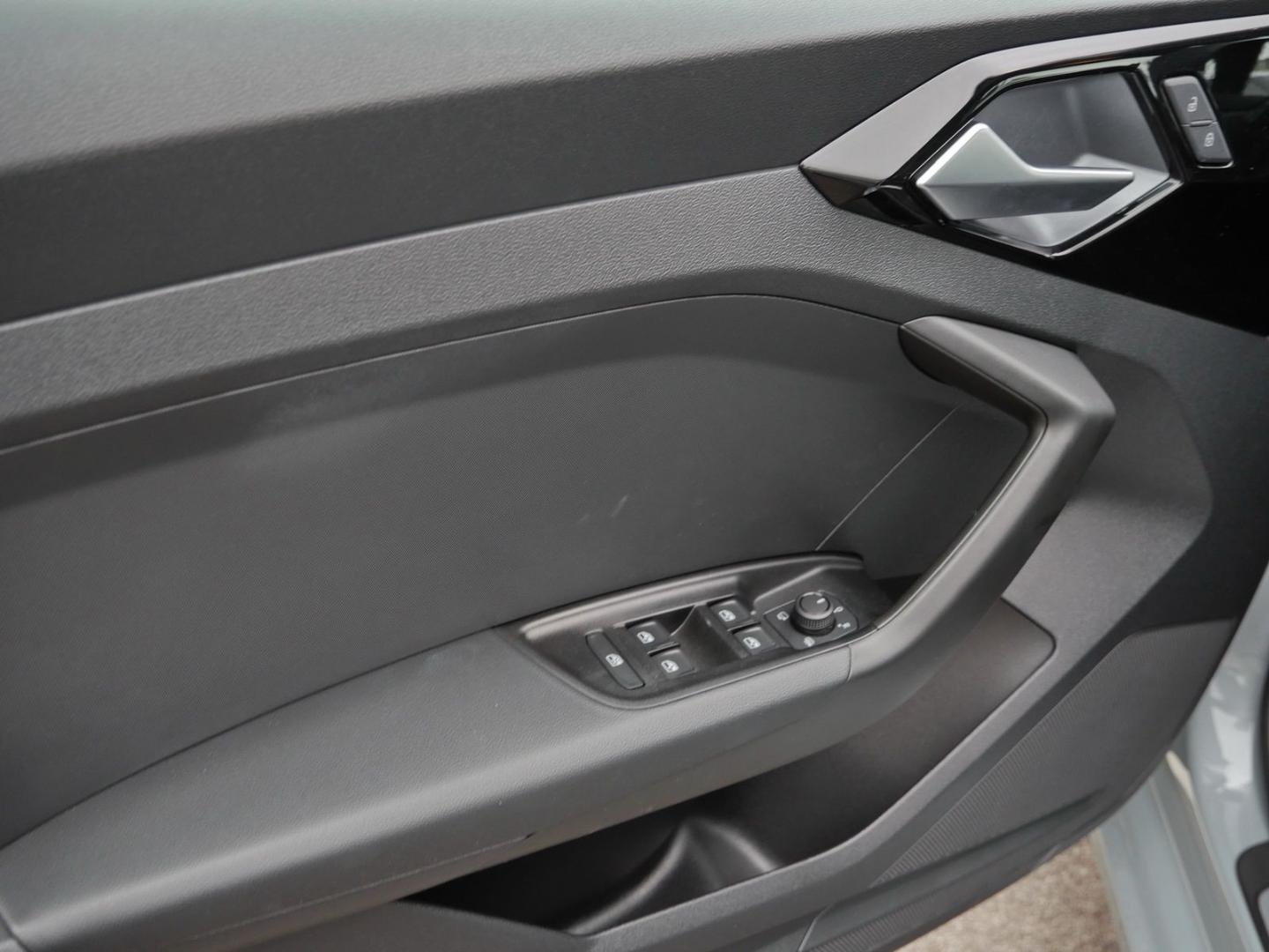 Bild über Audi A1 Sportback advanced 30 TFSI S tronic - für weitere Informationen kontaktieren Sie den Audi Partner