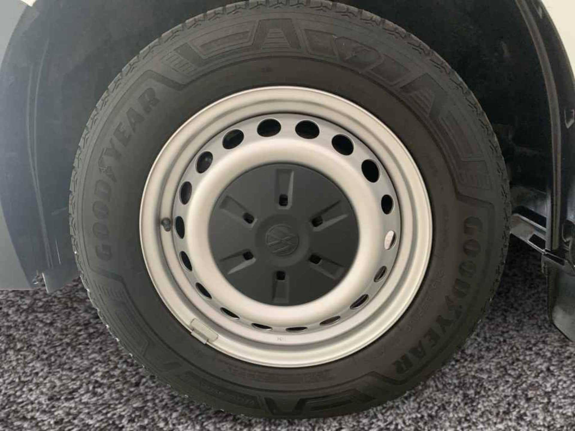 Volkswagen Transporter Kasten kurzer Radstand