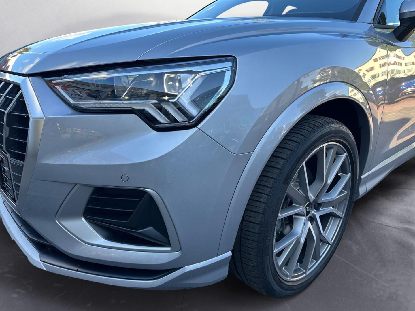 Bild über Audi Q3 TFSI 110 kW S tronic - für weitere Informationen kontaktieren Sie den Audi Partner