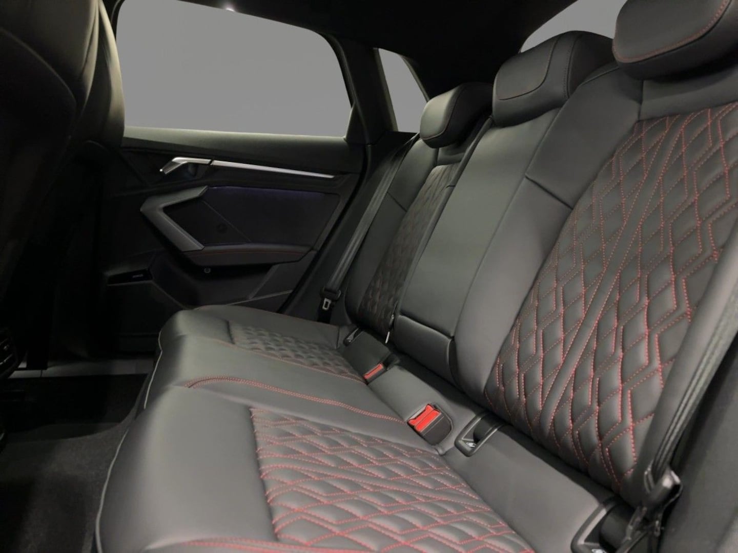 Bild über Audi S3 Sportback TFSI quattro S tronic - für weitere Informationen kontaktieren Sie den Audi Partner