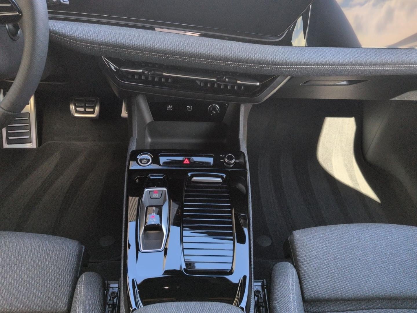 Bild über Audi A6 Avant e-tron e-tron performance - für weitere Informationen kontaktieren Sie den Audi Partner