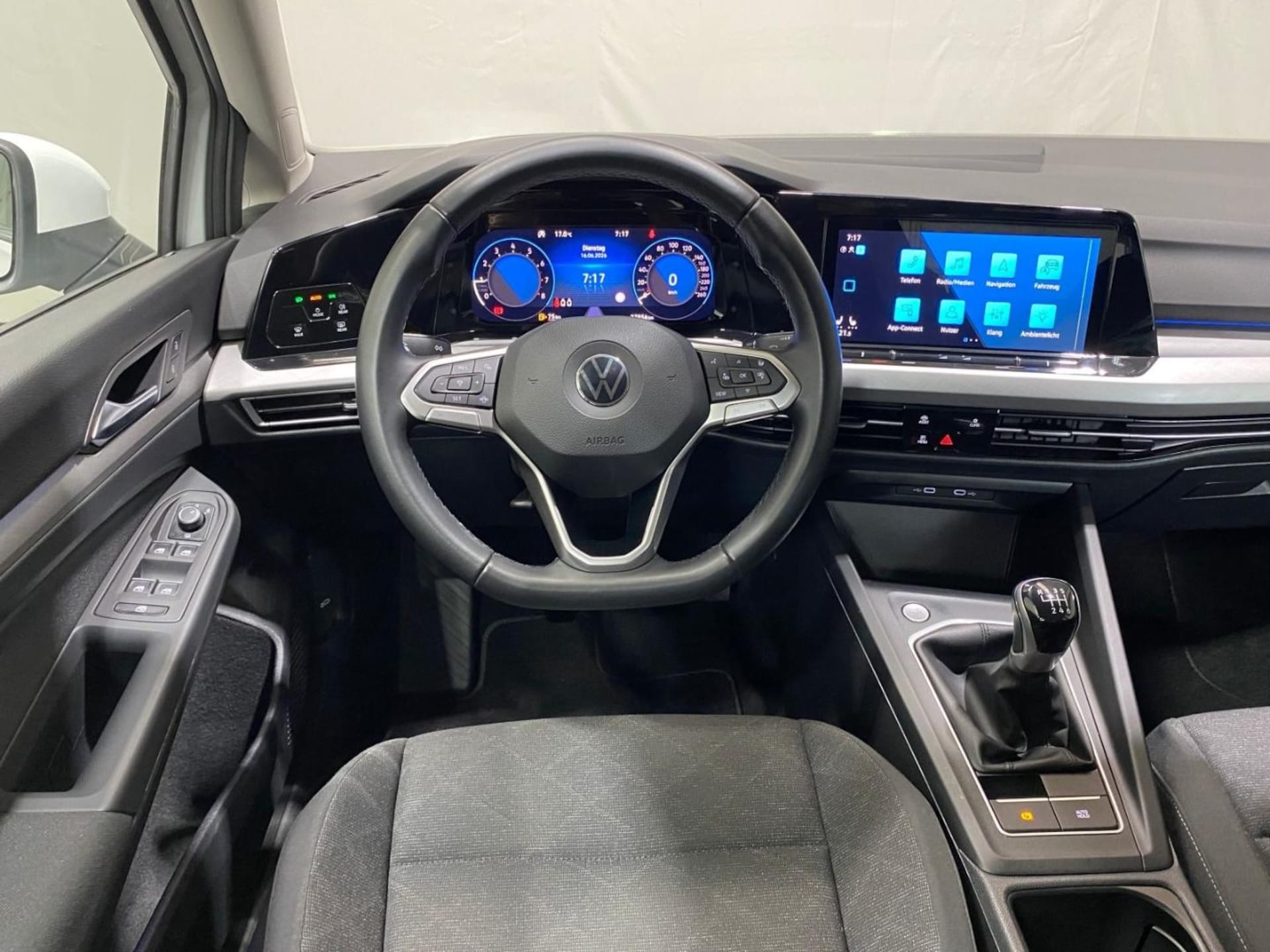 Volkswagen Golf Life