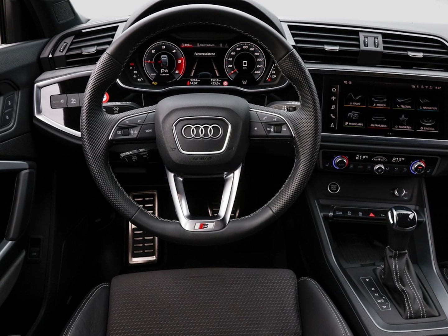 Bild über Audi Q3 Sportback TDI quattro 142 kW S tronic - für weitere Informationen kontaktieren Sie den Audi Partner