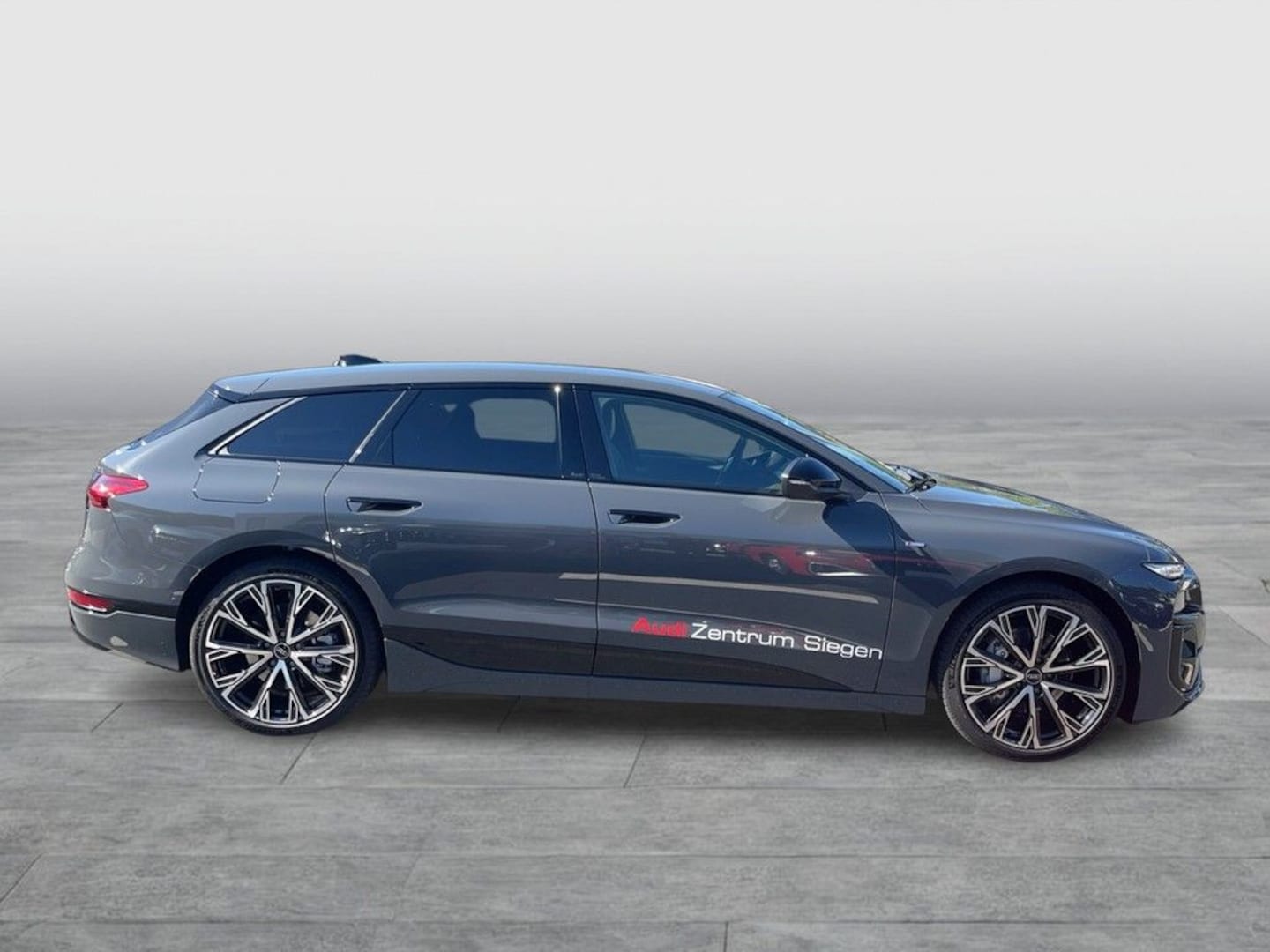 Bild über Audi A6 Avant e-tron S line business e-tron quattro 315 kW - für weitere Informationen kontaktieren Sie den Audi Partner