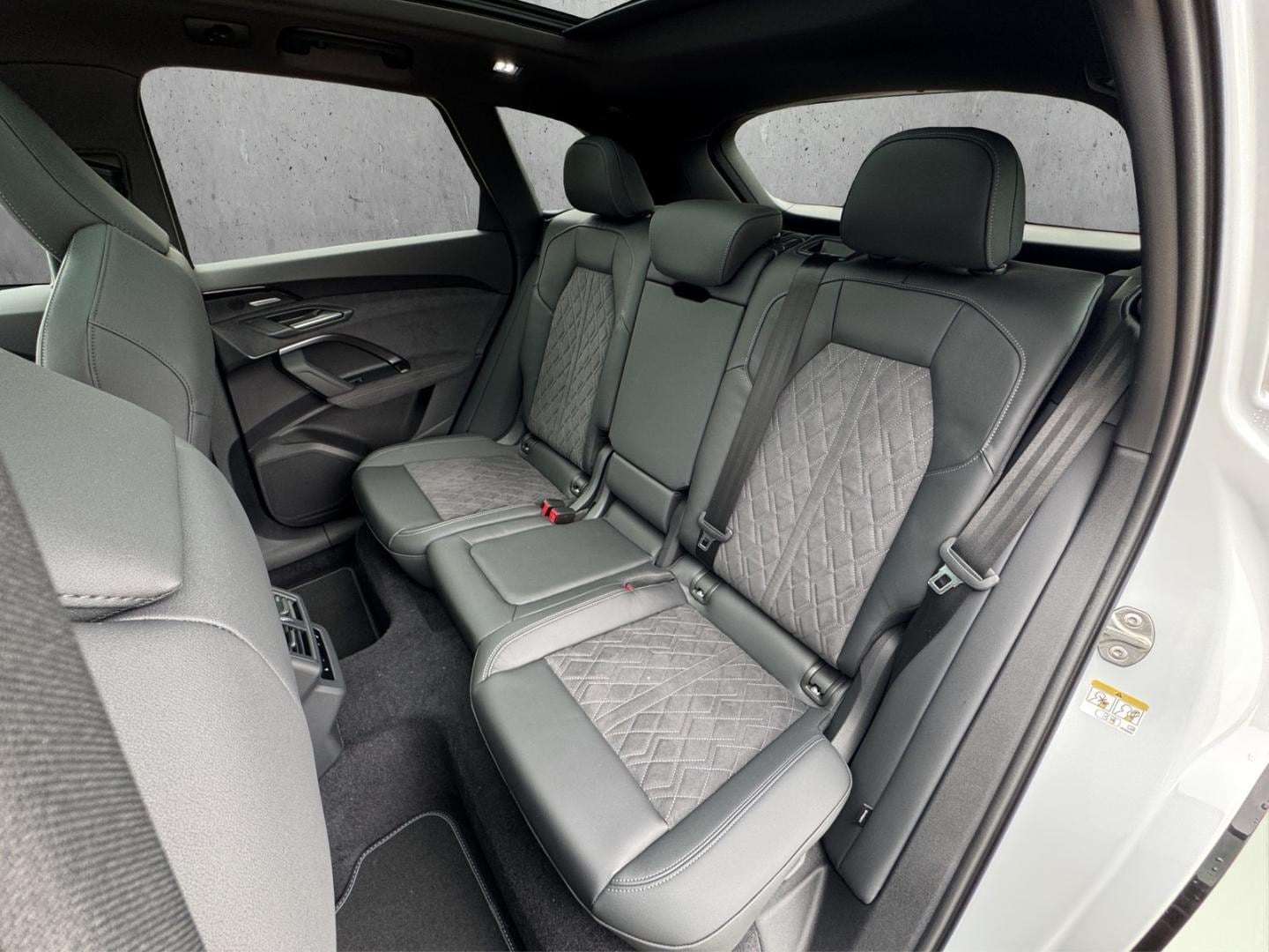 Bild über Audi Q5 SUV e-hybrid e-hybrid quattro 220 kW S tronic - für weitere Informationen kontaktieren Sie den Audi Partner