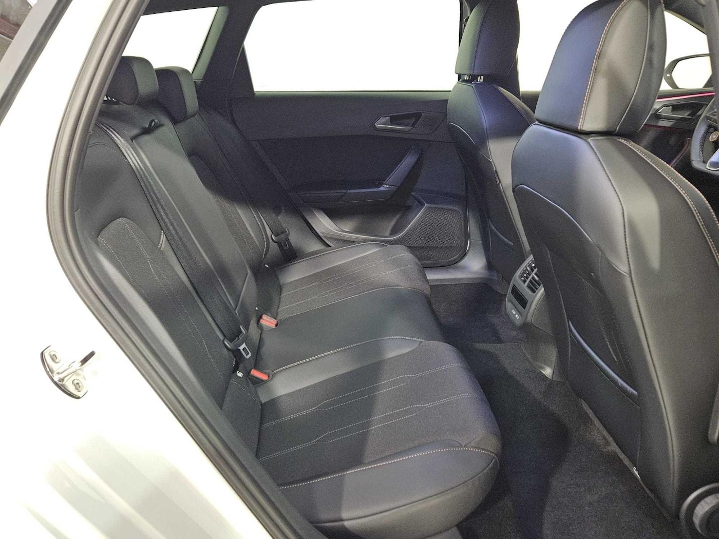 CUPRA Leon Sportstourer 1.5 TSI e-Hybrid DSG 150 kW (204 CV) — photo 6