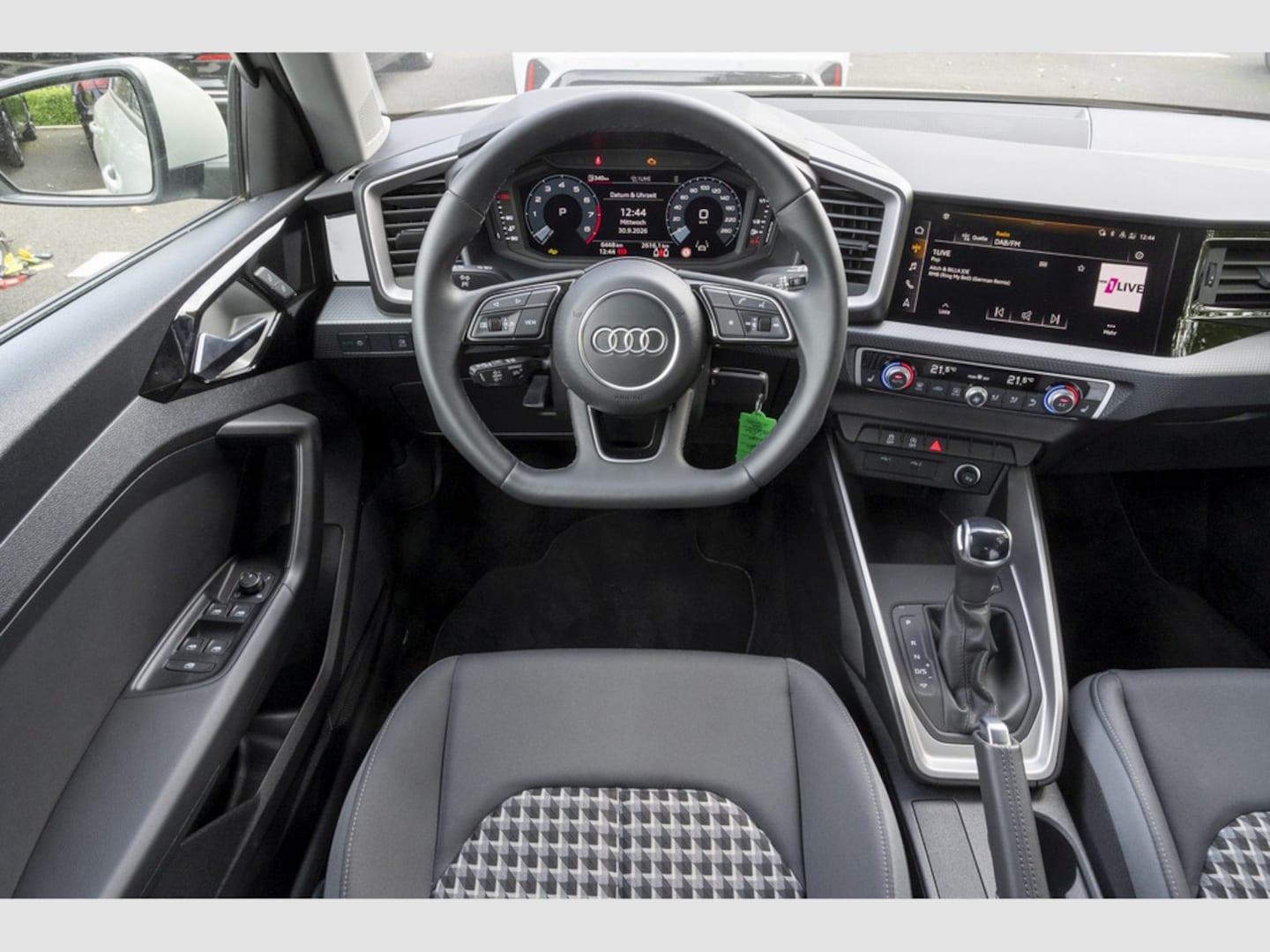 Bild über Audi A1 Sportback S line 25 TFSI S tronic - für weitere Informationen kontaktieren Sie den Audi Partner