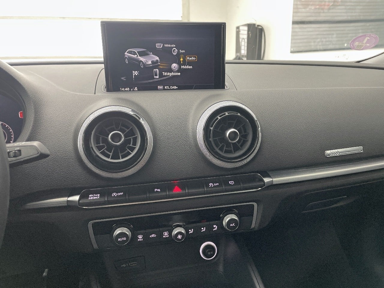 Image about Audi A3 Sportback Design Luxe 35 TFSI 110 kW (150 ch) S tronic