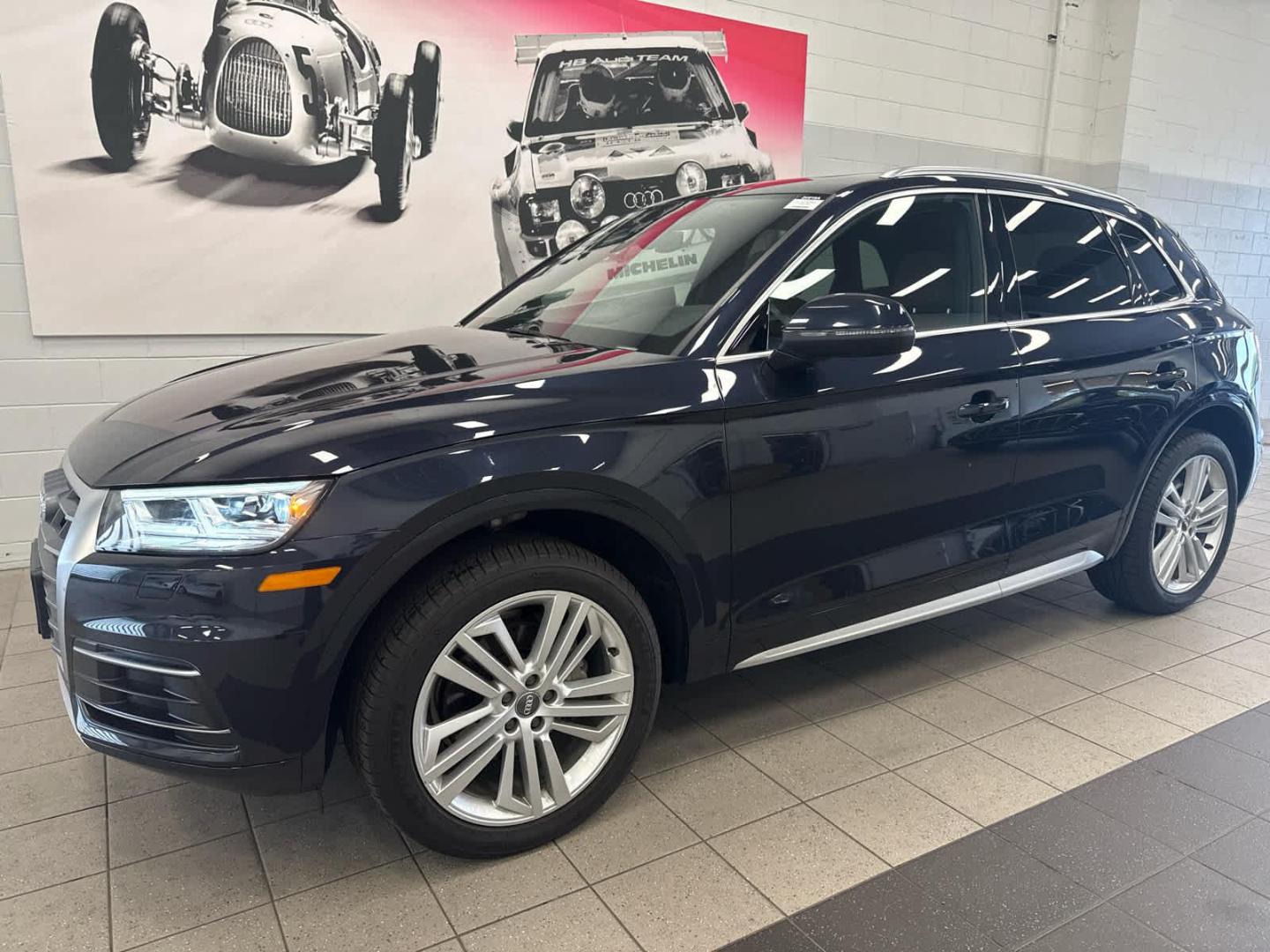 2019 Audi Q5 2.0T quattro S tronic Premium Plus's photo