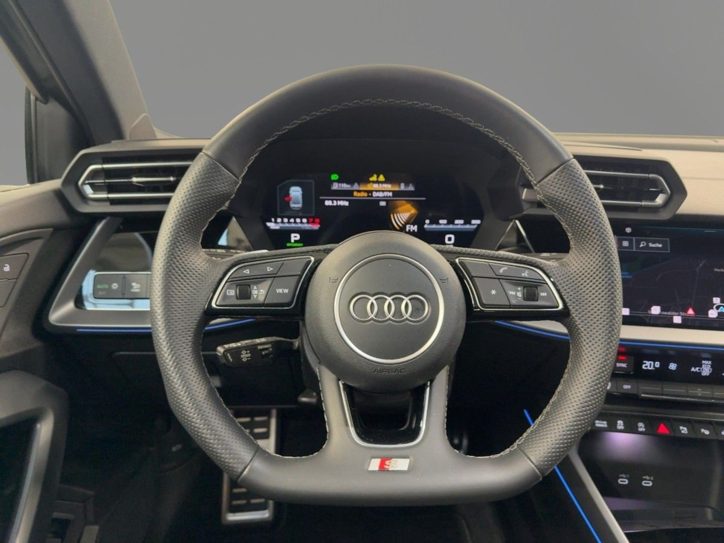 Bild über Audi S3 Limousine TFSI quattro S tronic - für weitere Informationen kontaktieren Sie den Audi Partner