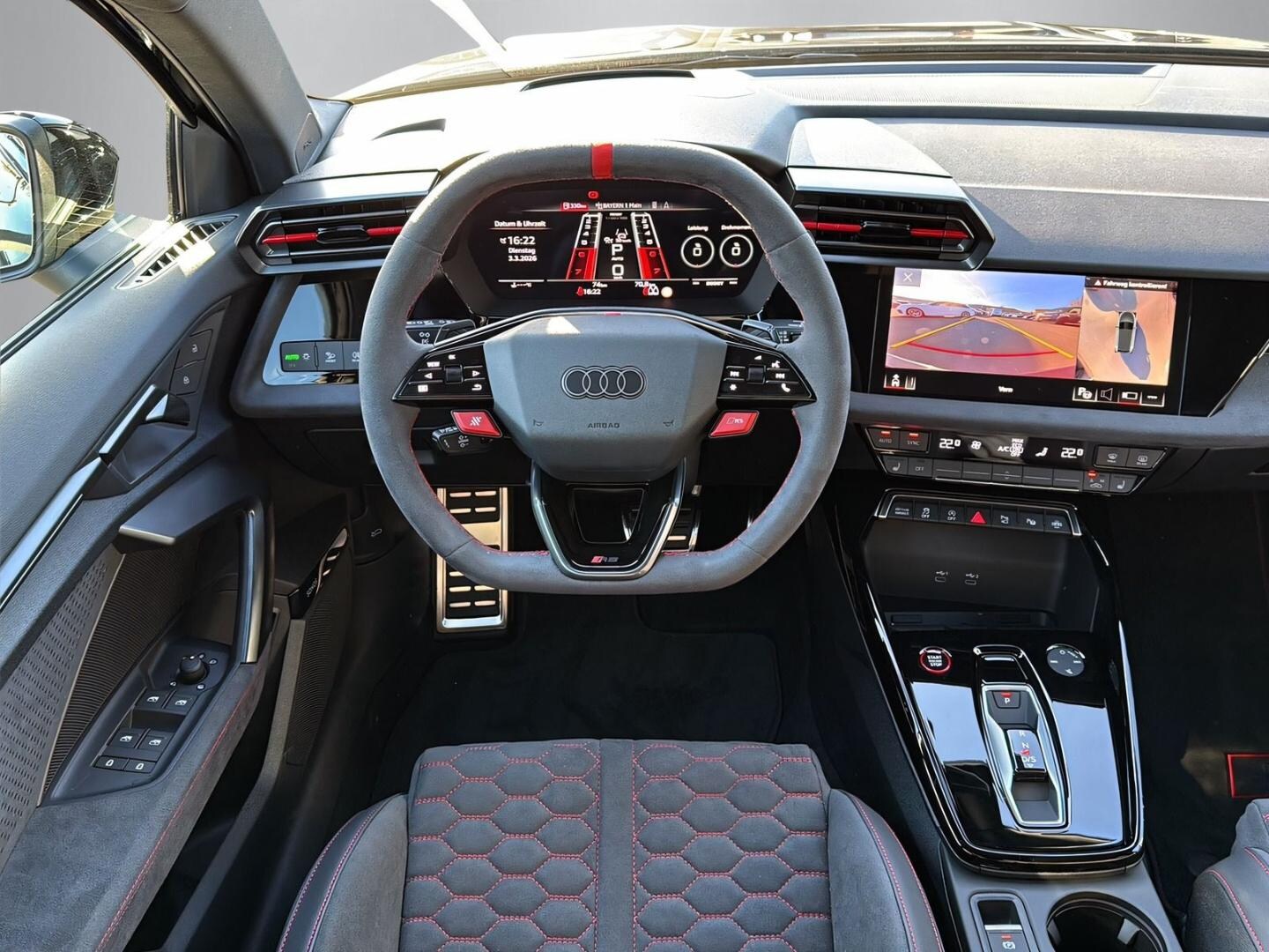 Bild über Audi RS 3 Sportback TFSI quattro 294 kW S tronic - für weitere Informationen kontaktieren Sie den Audi Partner