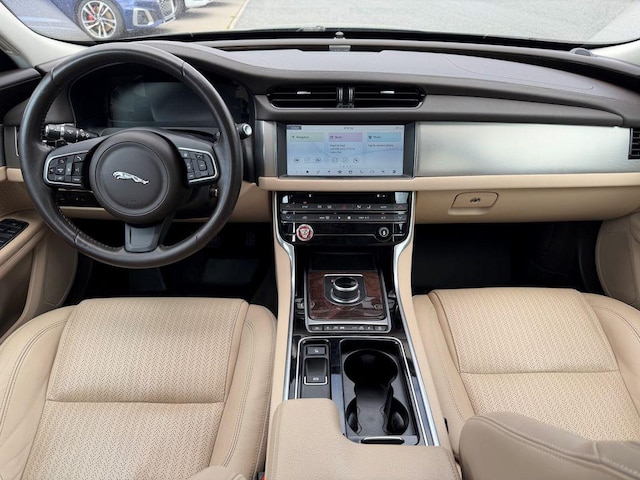 2017 Jaguar XF