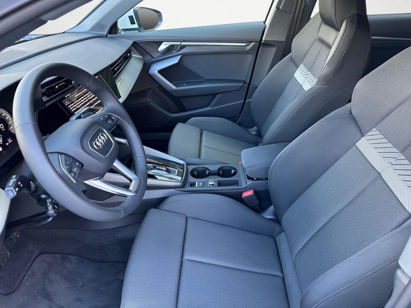 Bild über Audi A3 allstreet 35 TFSI S tronic - für weitere Informationen kontaktieren Sie den Audi Partner