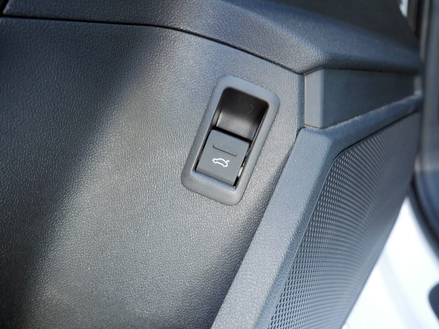 Bild über Audi S3 Limousine TFSI quattro S tronic - für weitere Informationen kontaktieren Sie den Audi Partner