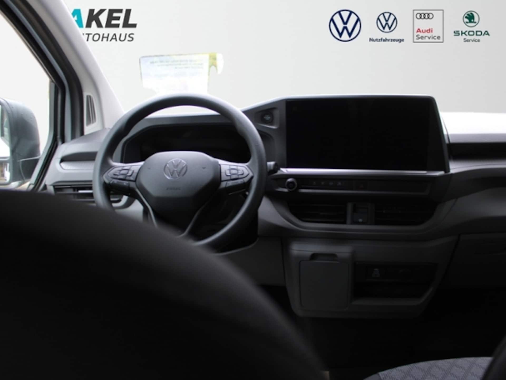 Volkswagen Transporter Kombi langer Radstand