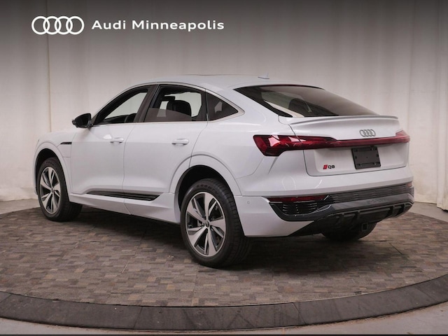 2024 Audi Q8 Sportback e-tron