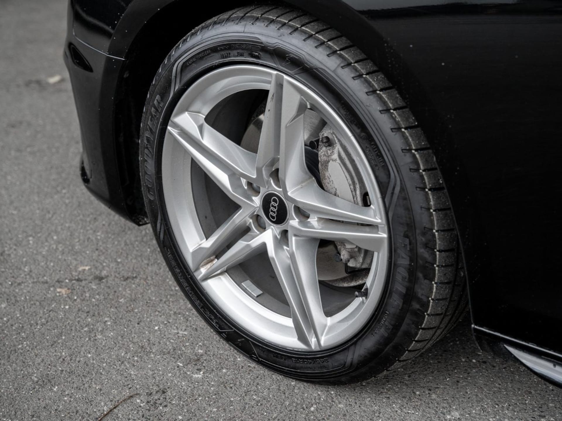 Audi A4 Avant S line