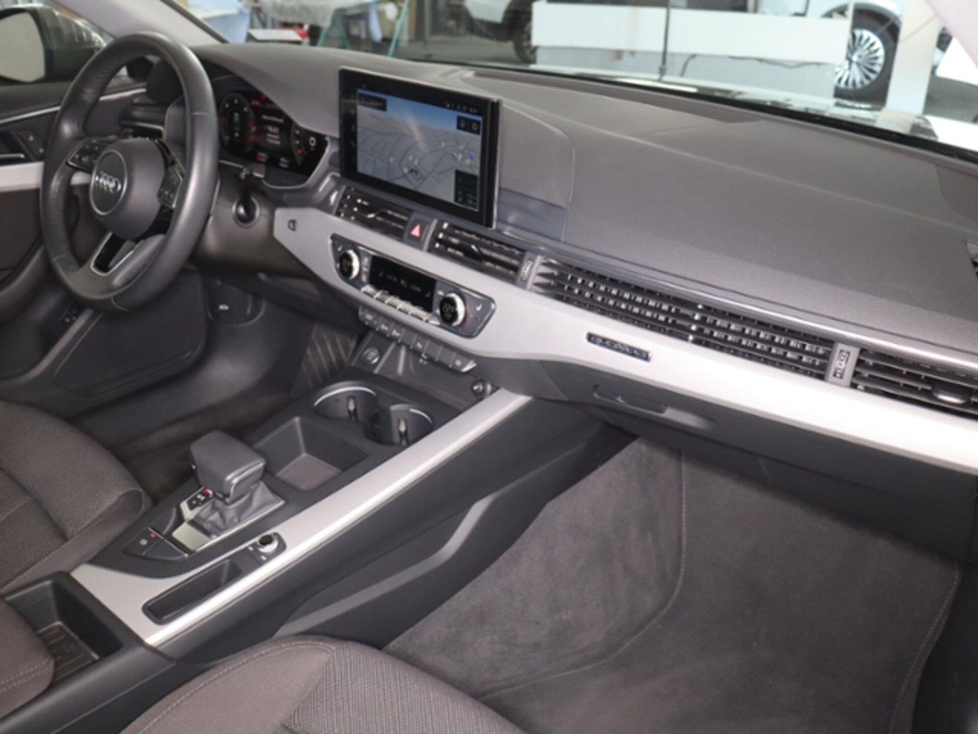 Audi A4 Limousine