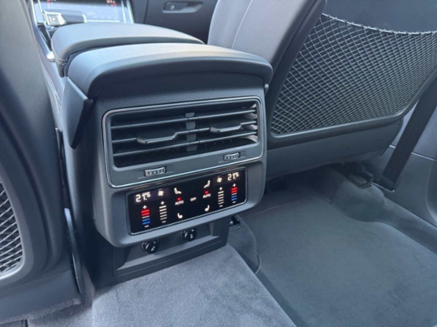 Bild über Audi Q8 SUV S line business TDI quattro 210 kW tiptronic - für weitere Informationen kontaktieren Sie den Audi Partner