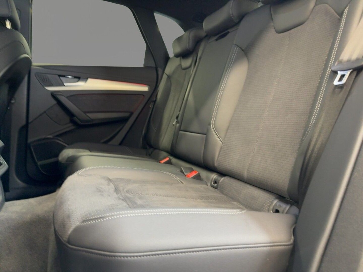 Bild über Audi Q5 40 TDI quattro 150 kW S tronic - für weitere Informationen kontaktieren Sie den Audi Partner