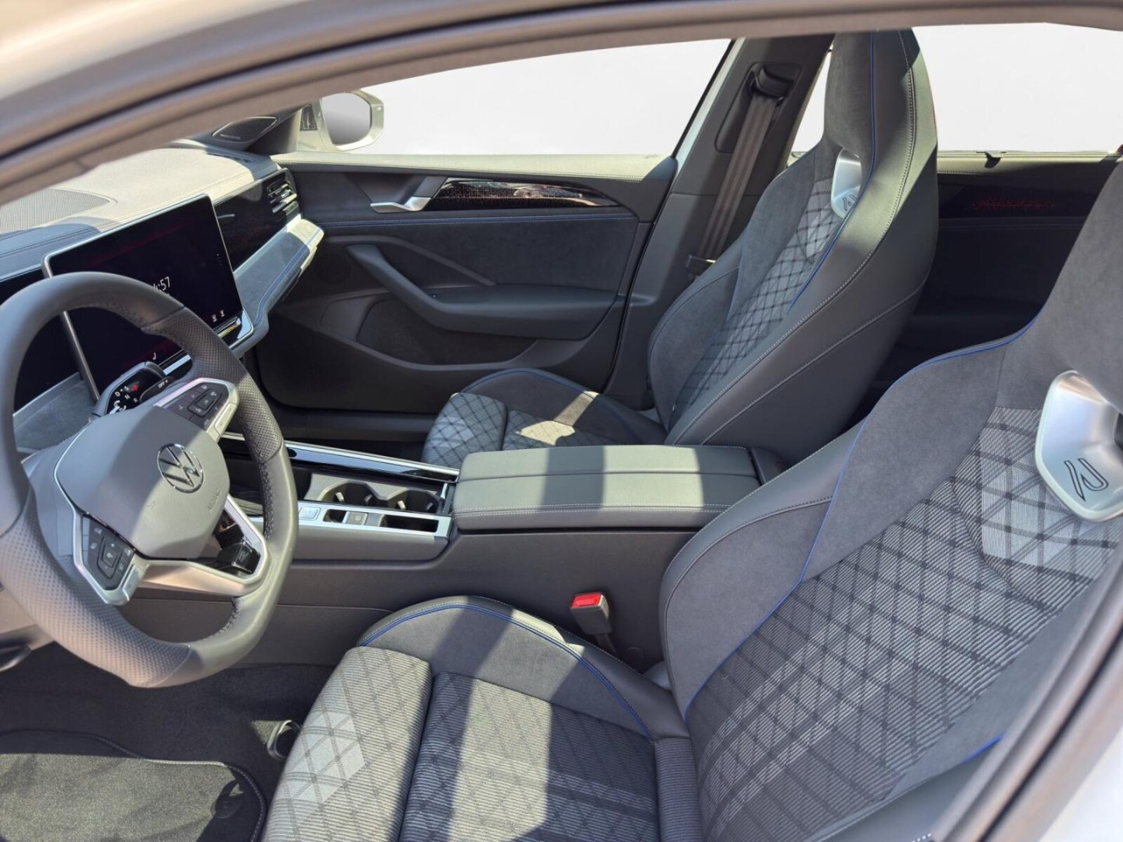 Volkswagen Passat – Bild 8