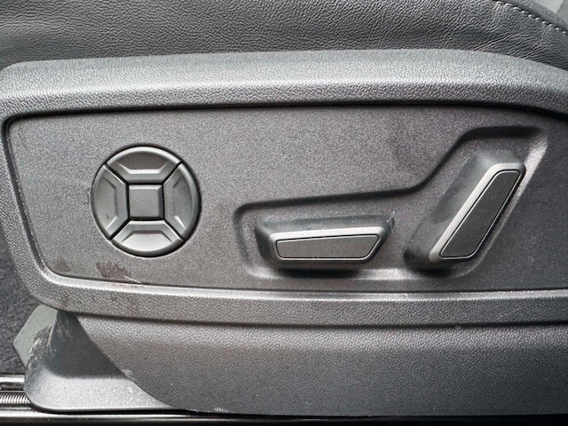 2025 Audi Q5 Premium - Photo 13