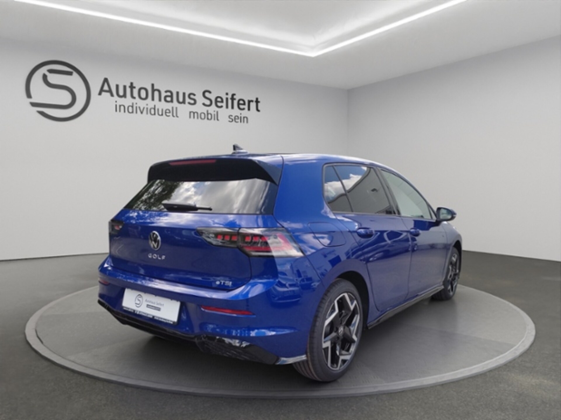 Volkswagen Golf R-Line
