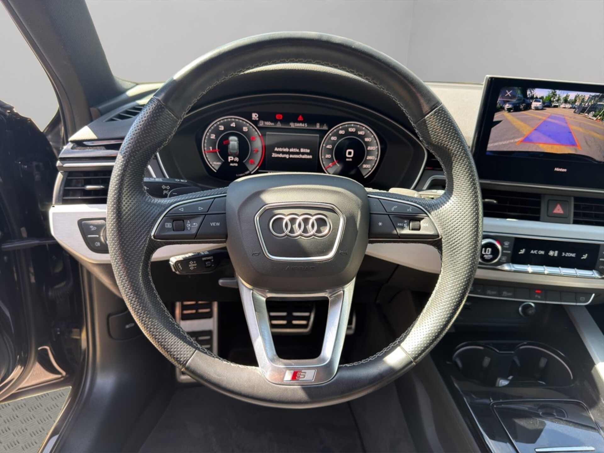 Audi A4 Avant S line
