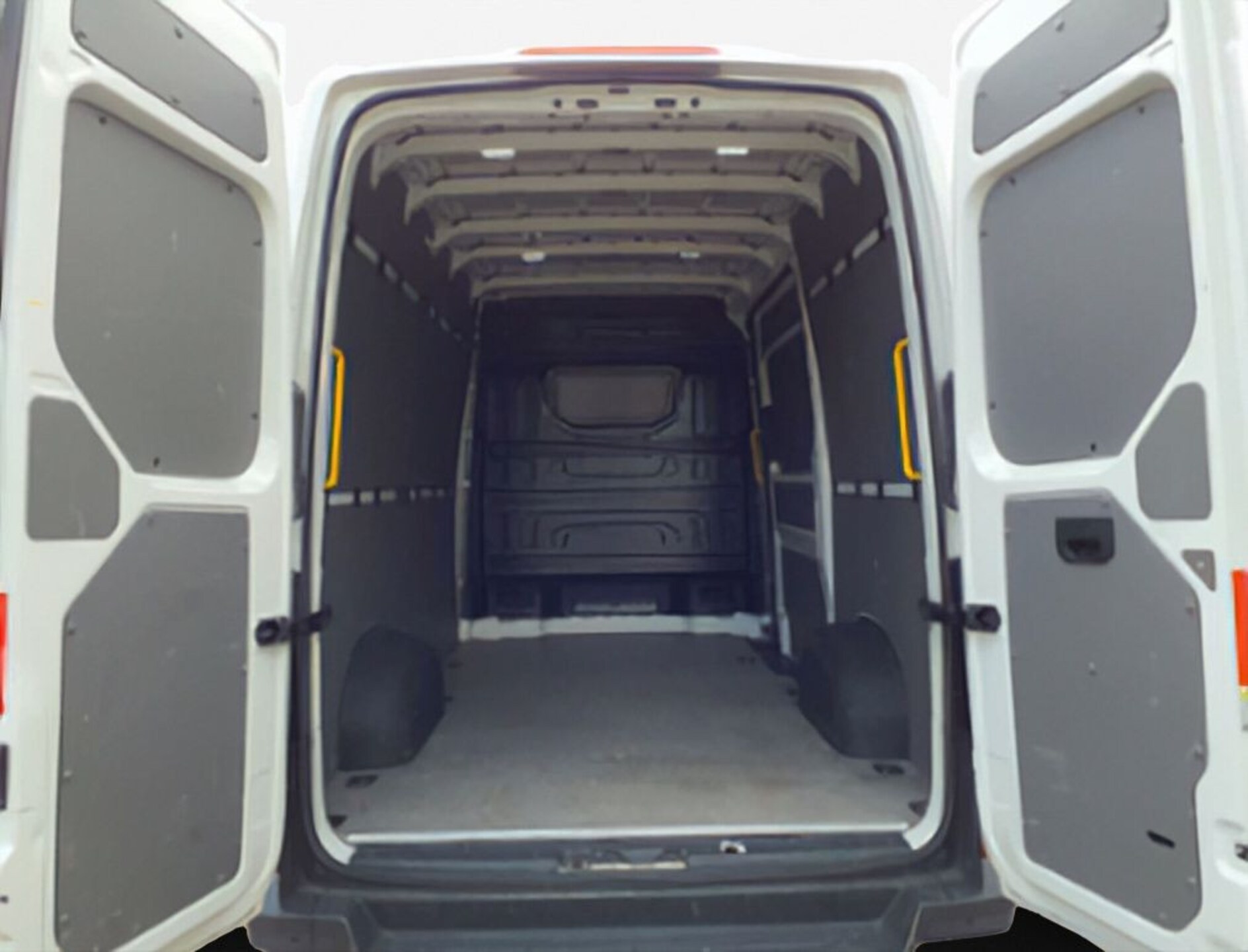 Volkswagen Crafter Kasten mittlerer Radstand
