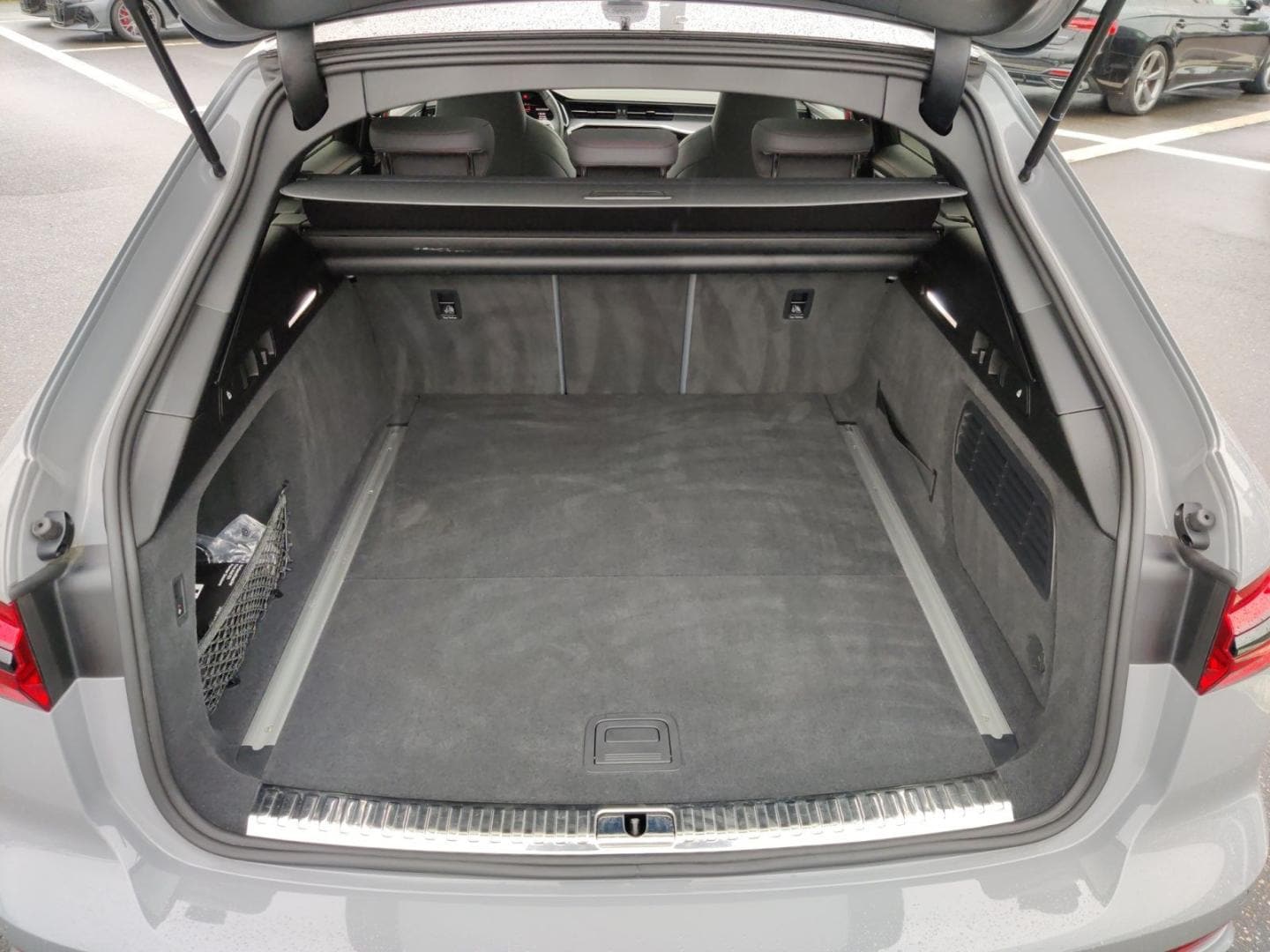 Bild über Audi S6 Avant TDI quattro tiptronic - für weitere Informationen kontaktieren Sie den Audi Partner
